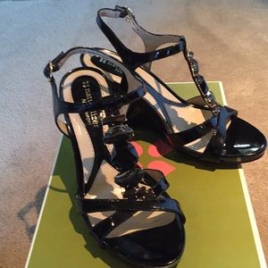 Naturalizer Beauty. Black Shiny Sandals